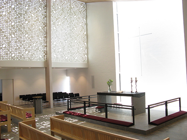 Møbler til kirker og sognegårde